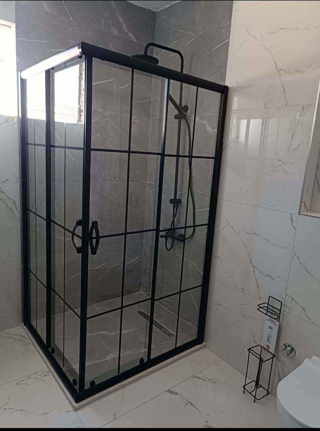 Tamamlanmış duşakabin montajı 28